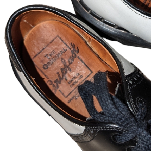 1990s Vintage Gripfast Saddle Shoes - Picture 2 of 3